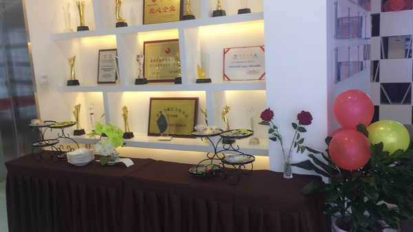 鴻信裝飾 鴻信裝飾